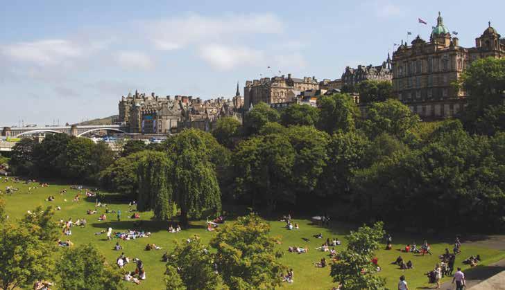 .. 4 Stunning city views from Calton Hill TOP 10 FREE THINGS TO DO IN EDINBURGH 1 Visit the National Museum of Scotland 2 Climb Arthur s Seat 3 Have an ice cream at Portobello Beach 4 Walk along the
