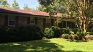 Tanners Mill Rd- Gainesville Quaint S Hall ranch on bsmnt w/scrn d