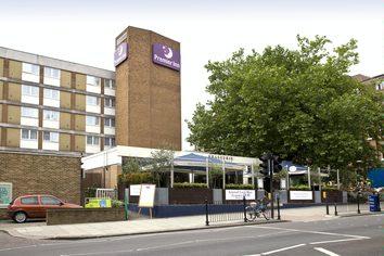 Premier Inn Hampstead, London 215 Haverstock Hill, Hampstead, London NW3 4RB T: 0870 850 6328 F: 0870 850 6329 Located close to Hampstead Heath and Kenwood House.