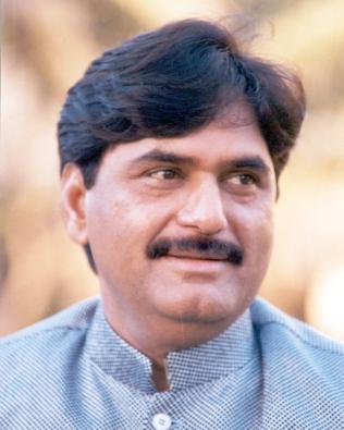 GOPINATH PANDURANG MUNDE " Strength does not come from physical capacity It comes from an indomitable will " Mahatama Gandhi Gopinath Pandurang Munde was a popular Indian politician from Maharashtra