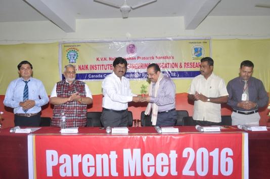 STUDENTS' PLATFORMS & OTHER ACTIVITIES PARENTS MEET 2016 The purpose of parents meet is to facilitate interaction of the parents with institute faculty and acquainting with infrastructure and