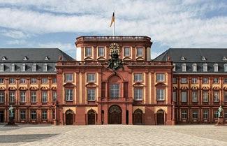#5 worldwide in the Financial Times ranking for Customized Programs) The Mannheim region is globally renowned for its innovation and quality in research, science and production 50 % of Germany s top