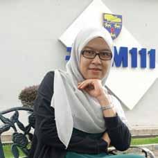 Our Masters Students Farina Saffa Binti Mohamad Samsamnun Master of Telecommunications From: Malaysia I choose UM to pursue my master because UM is top university in Malaysia as it is my life time