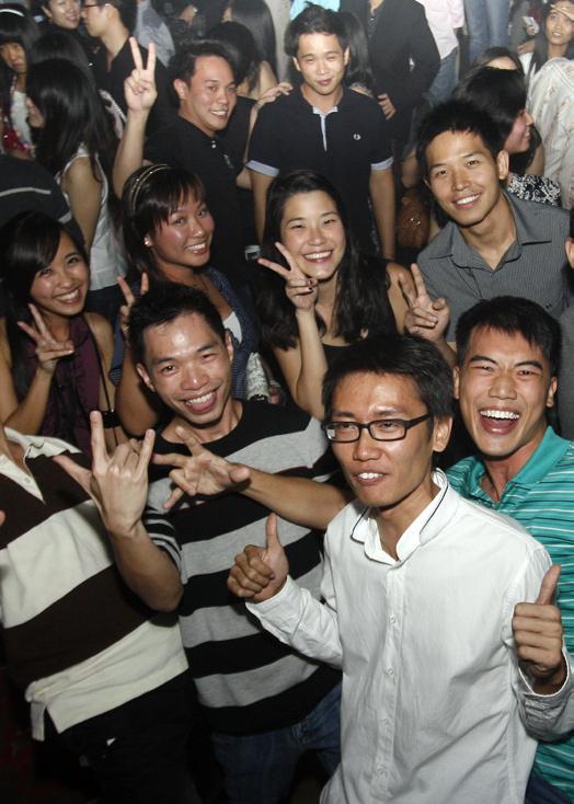 Class of 2010, you rock! NTU celebrates with its latest batch of graduates at the Welcome Class 2010 Alumni Party@Zouk.