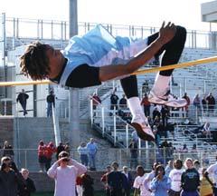 TOP HIGH SCHOOL PERFORMANCES Missouri Junior Leaps to National Record BY PAIGE FLYNN High School Today May 09 On April 21, Grandview (Missouri) High School junior James White reached new heights.