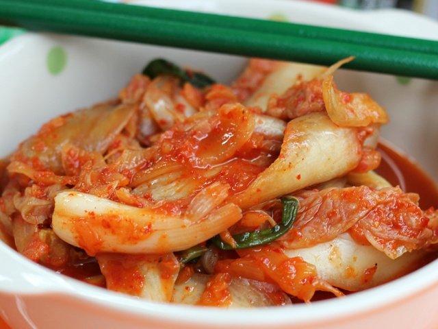 1. Describe something based on the picture. 2. Show their own explanation about the picture. G. Teaching Learning Material Theme : Describing Food The food in this picture is Kimchi.