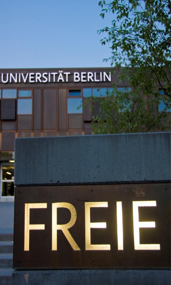 Background: Freie Universität Berlin Founded 1948 One of Germany s 11 Excellence Universities 11 Departments, 3 Central Institutes 5 Focus Areas (large thematic research clusters) Charité (joint