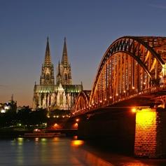 During the weekends the students will explore Frankfurt, Cologne