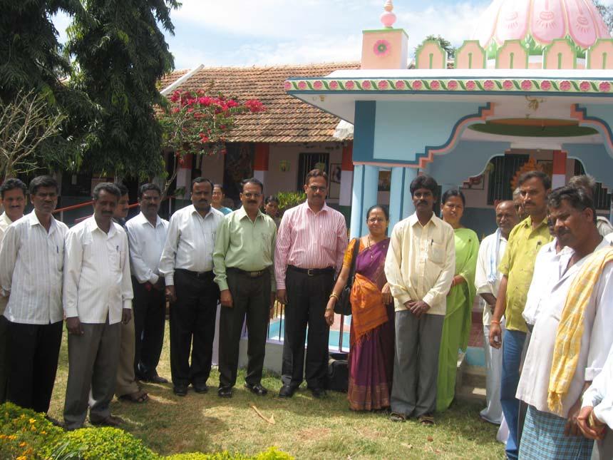 4:4 Old Students Contribution to MDM Govt Lower Primary School, Gowda Halli, Sri Ranga pattana taluk, Mandya District No of teachers