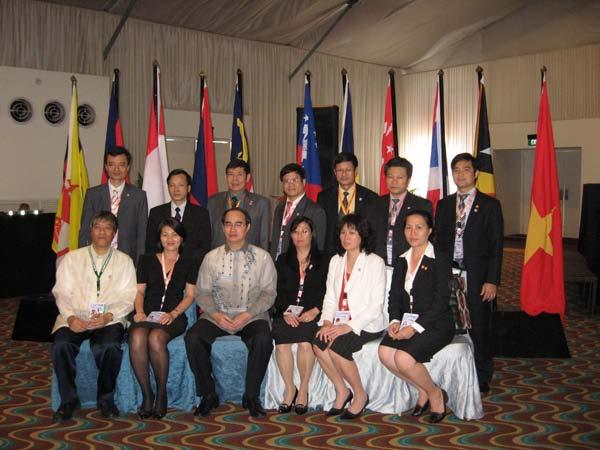 tại Philippines Lễ khai giảng chương trình đào tạo thạc sĩ Ngôn ngữ học Ứng dụng liên kết với Đại học Công nghệ Curtin, Úc Giới thiệu thông tin học bổng Hội thảo Phát triển tư duy phê phán trong