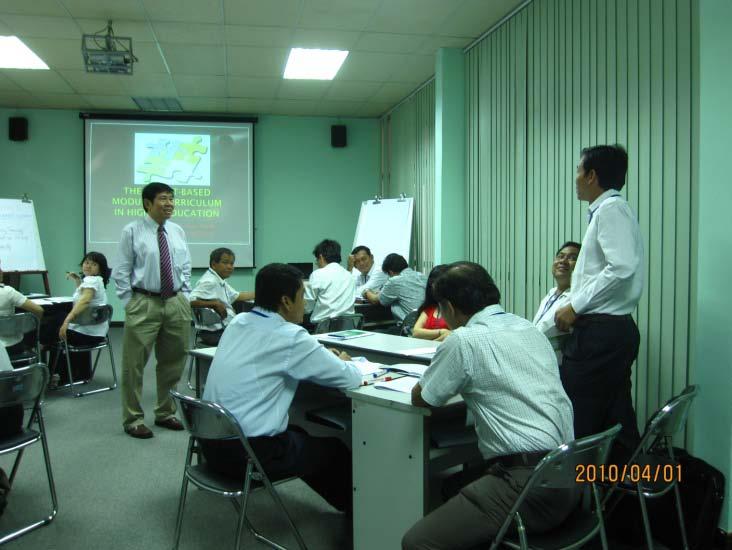 Hội thảo cũng đã giới thiệu chi tiết về chương trình Du học hè 2010 tại Đại học quốc gia Singapore (National University of Singapore - NUS) do SEAMEO RETRAC tổ chức.