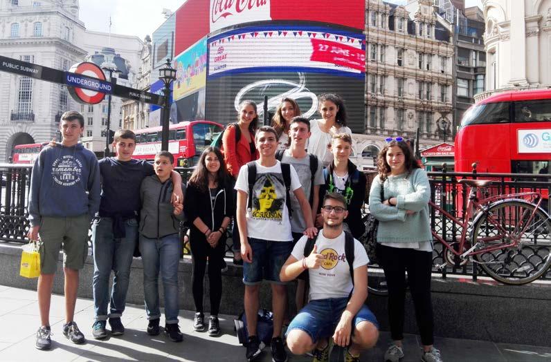 TEENAGER PROGRAMME English Language Programme with exciting workshops, activities and excursions Students choose a theme Discover London, Fashion, Art & Design or Sports Fan and some classes and