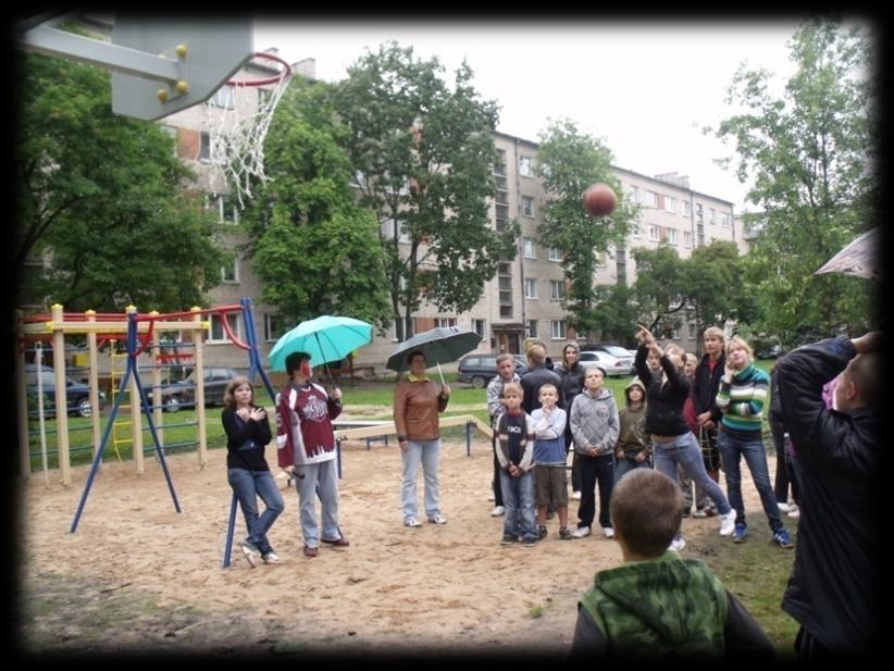 Ludza Municipality made a sport ground for youngsters in one of the town yards and the