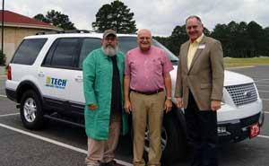 Page 2 Jim Golden Helps Students Make it to Class Jim Golden, owner of Jim Golden Ford Dealership in Camden, Arkansas donated an eight passenger, XLT Ford Expedition to SAU Tech this past month.