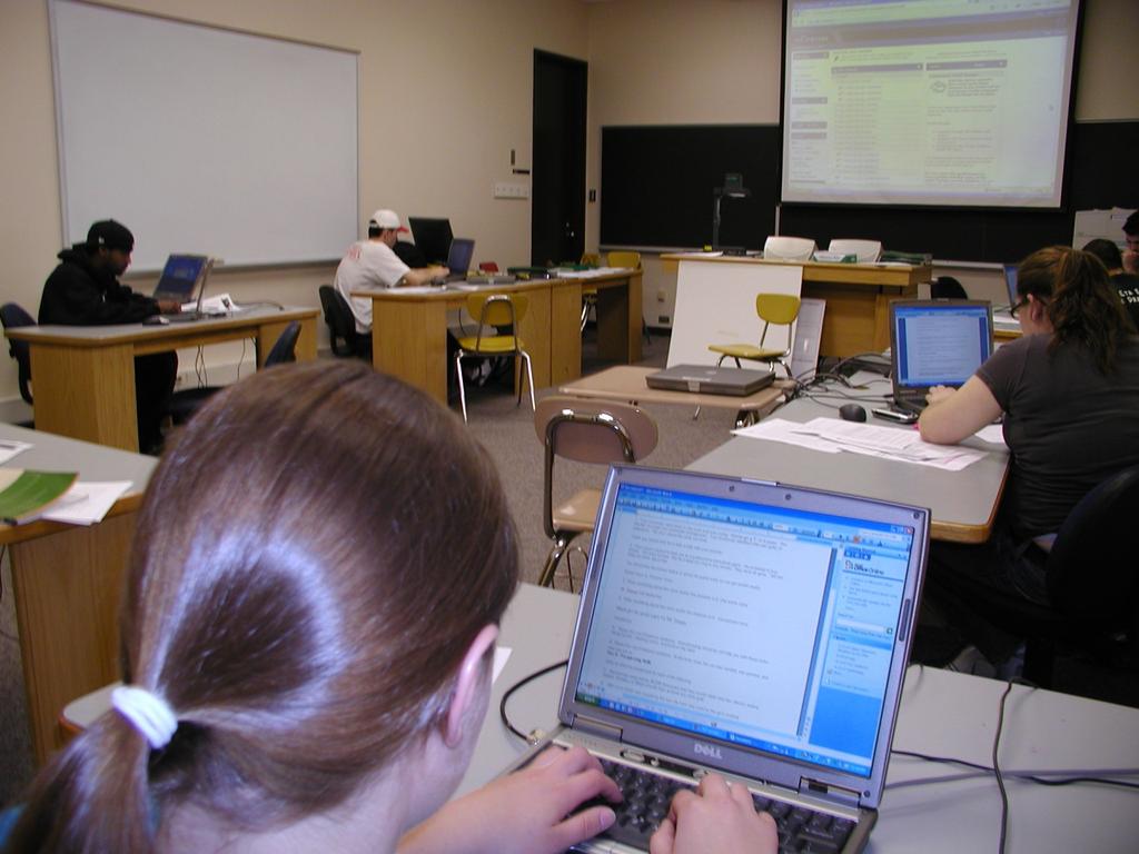Department of Liberal Studies Smart Classroom Ten PC laptops Networked for display