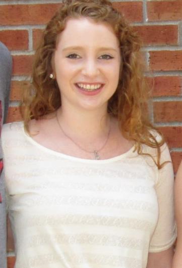 Emma Lipka Interest Areas: Intercultural Communication, Family Communication, Communication in Romantic Relationships Biography: I was born in the small town of Peru, Illinois, where I lived for the