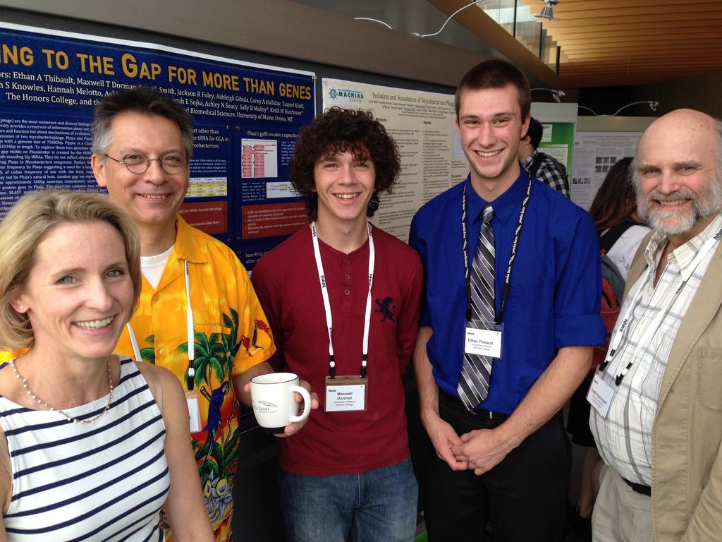 Presenting Student Research Honors Phage Genomics students Max Dorman & Ethan Thibault present their class s Research at HHMI conference, June 2016.