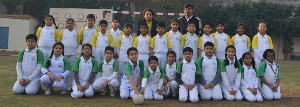 INTER - HOUSE COMPETITIONS (0-) HANDBALL COMPETITION BOYS & GIRLS (III TO V) DATED: th FEBRUARY, 0 One team from each house participated in the competition.