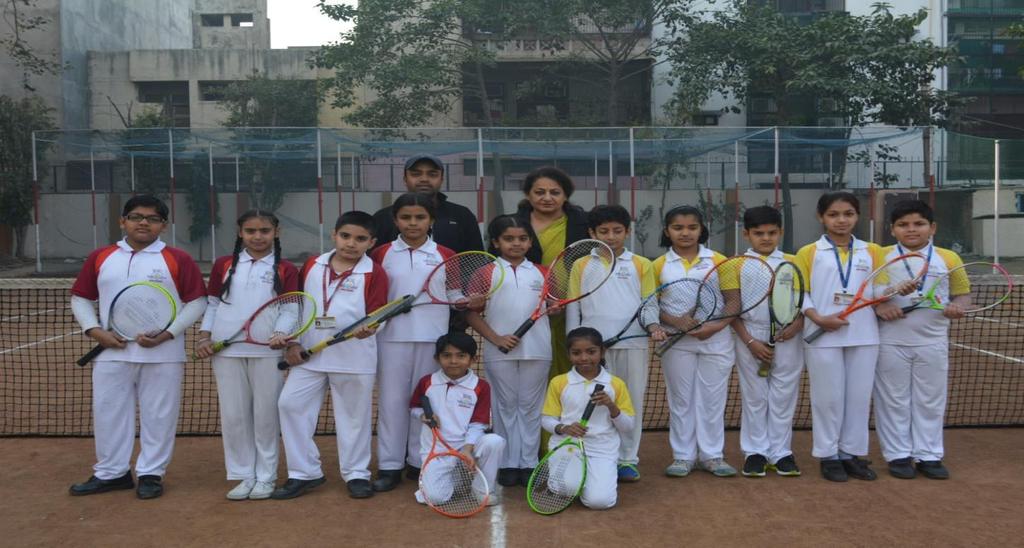 INTER - HOUSE COMPETITIONS (0-) LAWN TENNIS COMPETITION BOYS & GIRLS (III TO V) DATED: th FEBRUARY, 0 One team from each house participated in the competition.