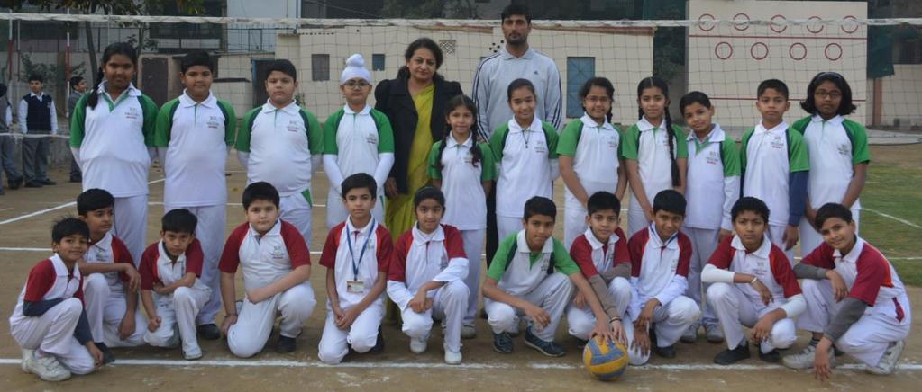 INTER - HOUSE COMPETITIONS (0-) VOLLEYBALL COMPETITION BOYS & GIRLS (III TO V) DATED: th FEBRUARY, 0 One team from each house participated in the competition.