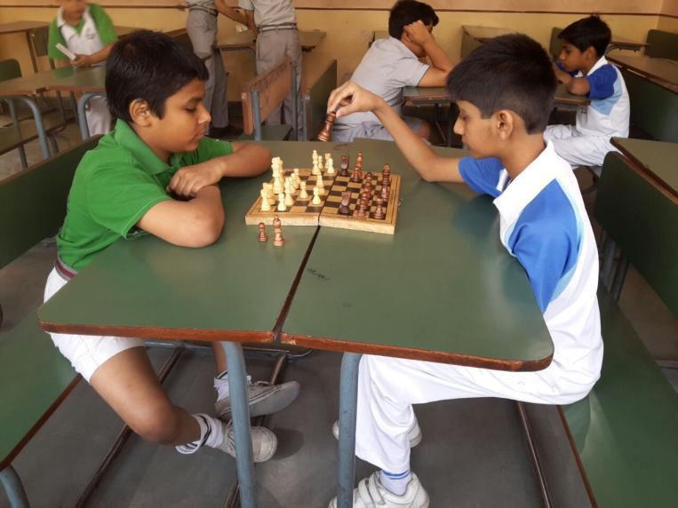 INTER HOUSE COMPETITIONS CHESS COMPETITION - SUB JUNIOR BOYS (VI TO VIII) Dated: th April, 0 One team from each house participated in the competition.