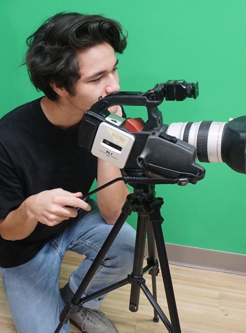 ARTS FILM AND MEDIA Media Arts 1 Term: Semester Course Prerequisite(s): None In this semester course, students will study modern media with an emphasis on video, TV, and film.