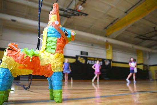 We will explore the Spanish world through games, crafts, music and more! We will even break open a piñata on the last day at our İFiesta Mexicana!