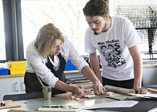 PGCE SECONDARY EDUCATION This course leads to the award of Qualified Teacher Status (QTS) alongside study for a Postgraduate Certificate in Education (PGCE) that equips trainees with the skills to