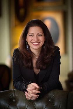 About Us Allison Shapira is the CEO and founder of Global Public Speaking LLC.