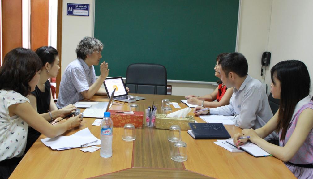 August 12, 2014) GS Hyungju Park (Viện NIMS, Hàn Quốc) thăm và làm việc tại VIASM về hợp tác khoa học giữa hai bên