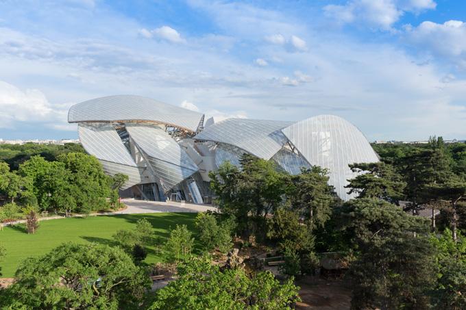 A LOOK AT THE EXHIBITIONS OF THE FONDATION LOUIS VUITTON In 2006, at the behest of Bernard Arnault, the LVMH group created the Fondation Louis Vuitton.
