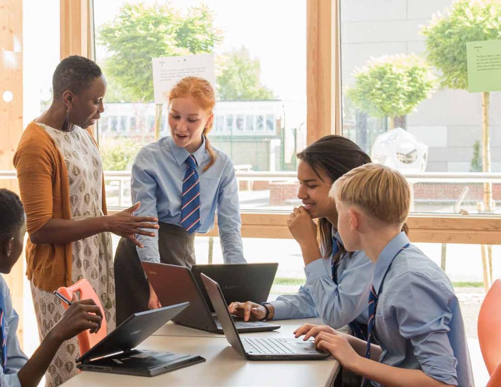 le Work together in a single hub Microsoft Teams, supported by Office 365 for Education, is a hub for teamwork.