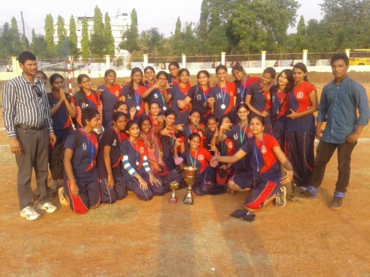 In the JNTU Central zone Handball and Kho Kho tournament held at CMRCET on 21 st and 22 nd March 2014, GNITS got Winners title in Kho Kho and Runners title in Handball events. Kho Kho team : T.