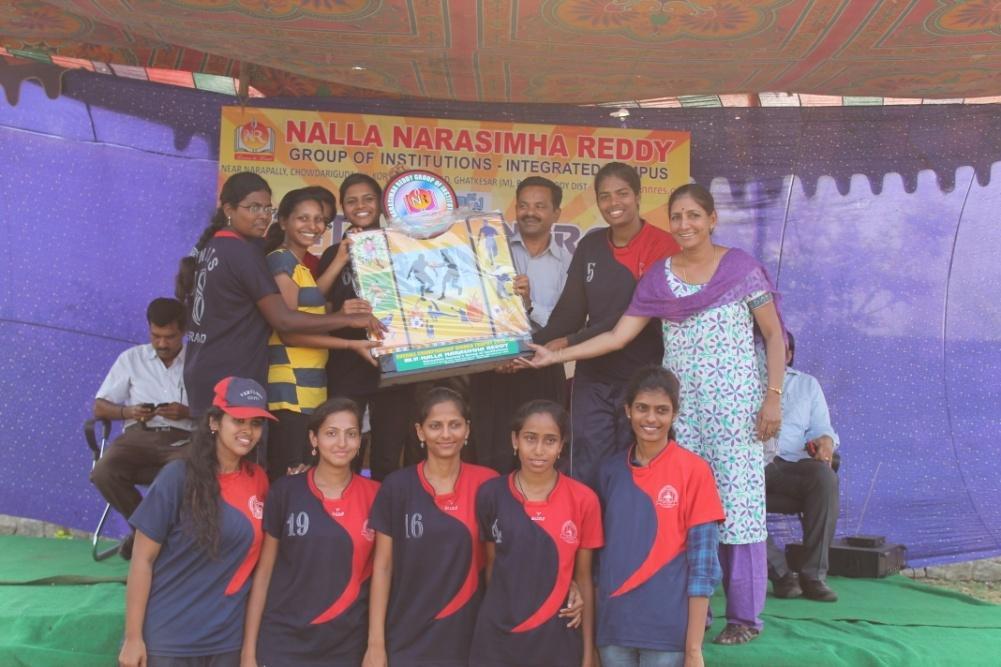 FOR 8 TH CONSECUTIVE TIME GNITS WON THE JNTU CENTRAL ZONE GAMES AND