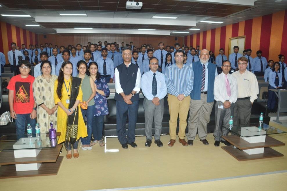 Industry Leader interacts with the new MBA Batch (session 2016-18) Industry leaders share success mantras with new batch of MBA students at UPES Mr.