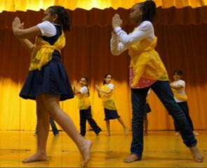 DANCE RESIDENCIES ARTS IN EDUCATION Dance refines coordination, focus, poise and creativity.