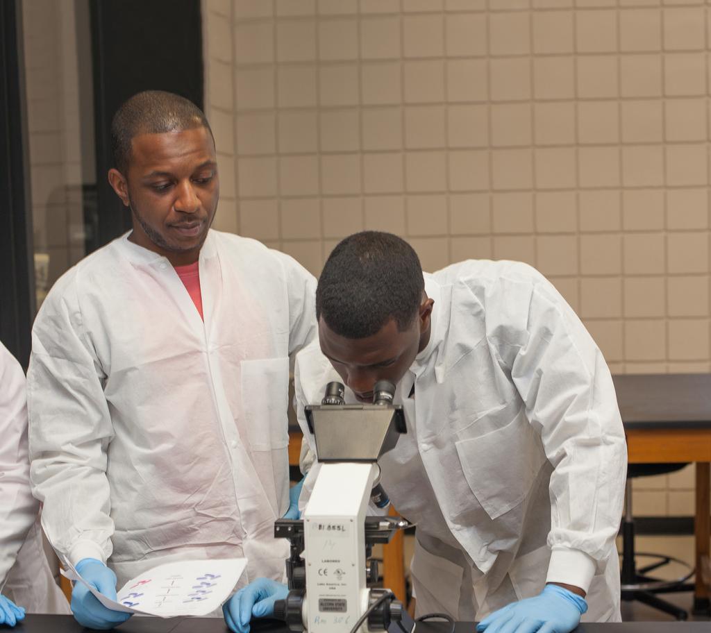 Dr. Taylor s exemplary teaching tip: Never stop putting yourself in the student s shoes Dr. Archie Taylor Assistant Professor of Molecular and Cellular Biology Alcorn State University Alfred P.
