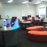Pod Room Bond s innovative Pod Room teaching space uses technology to enable students to collaborate on