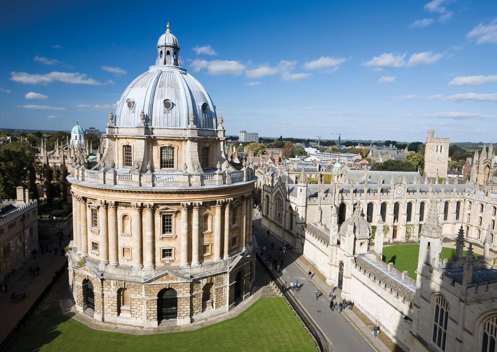 WELCOME TO HEADINGTON OXFORD INTERNATIONAL SUMMER SCHOOL Headington School in Oxford provides the perfect setting for your exciting summer school experience.
