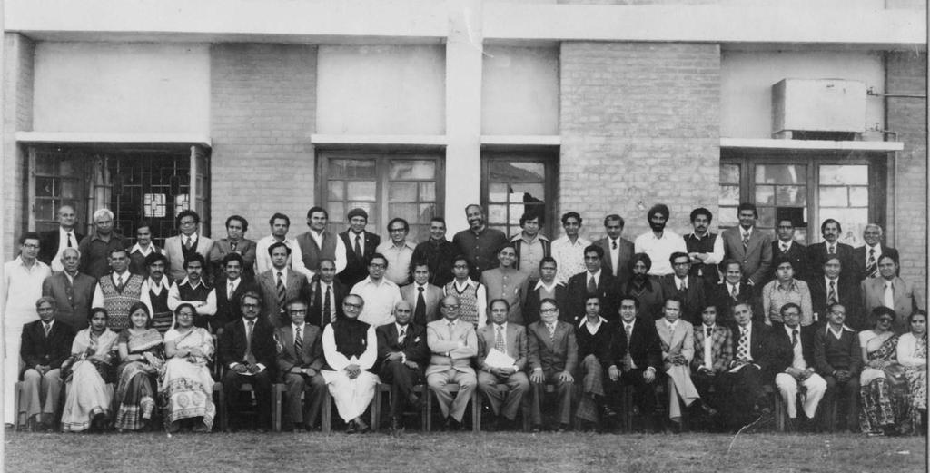 BHAGAT SINGH COLLEGE University of Delhi Year 10 THE ACADEMIC FACULTY 1977-1978 L to R Sitting : Dr GC Tewari, Ms Lata, Mrs Vinod Khajuria, Mrs Usha Chhabra, Dr AL Agarwal, VP Evening in charge Dr NA