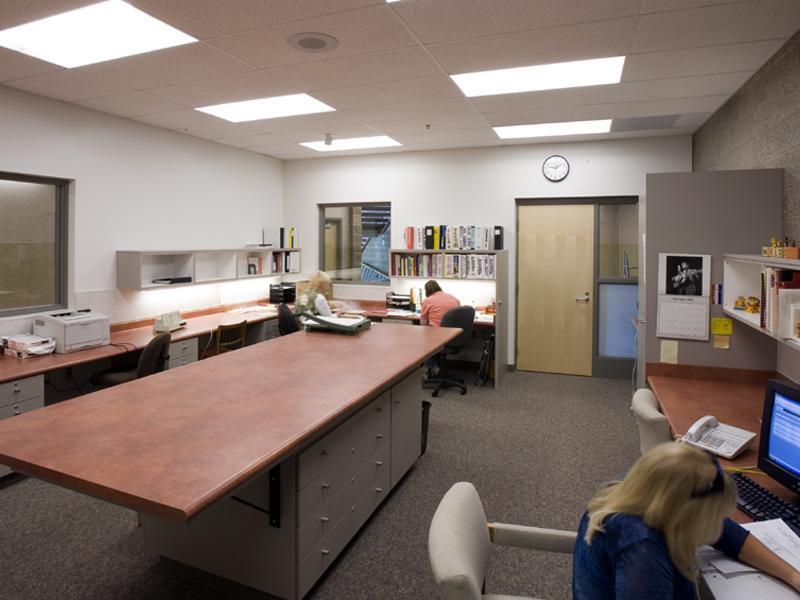 School: Previsit Discussion Areas View visiting committee work room, meeting room, etc.