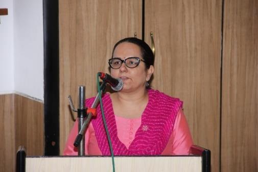 Dr. Jyotinder Kaur Chaddah, Associate Professor and Academic coordinator (Parttime), gave the vote of thanks to all the dignitaries as well as the