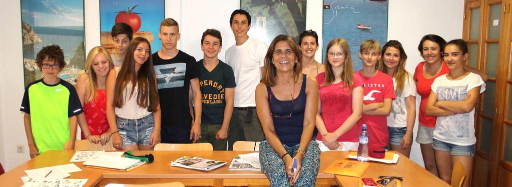 HIGH SCHOOL INTEGRATION PROGRAM- SCHOOL GROUP G This program offers the possibility for young students aged 16 & 17 years to integrate in a class of Baccalaureate studies, together with Spanish