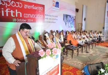 JSS UNIVERSITY, MYSORE FIFTH CONVOCATION: 18 OCTOBER 2014 BRIEF REPORT The Fifth Annual Convocation of JSS University was held on 18 October 2014, at Sri Rajendra Auditorium, JSS Medical Institutions