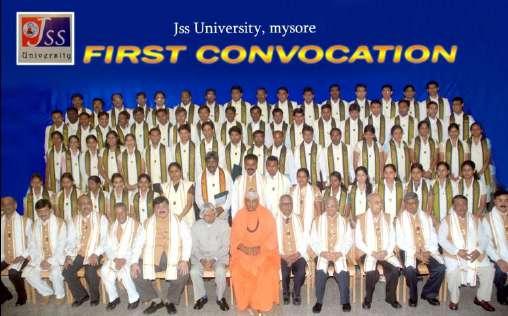 The graduates had a group photo with the Chief Guest, members of