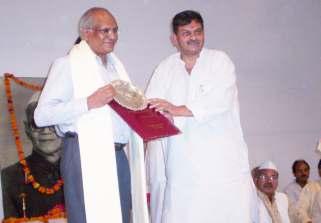 Nawal Kishore (Gynaecologist), Dr. Braham Prakash (Neuro Surgeon),Shri K.P.Saxena (Poet),Prof.
