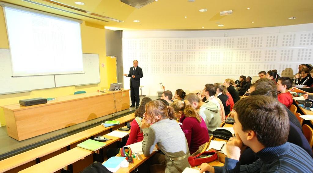 Academic Year The academic year at the Ecole Nationale Supérieure de Chimie de Lille is divided into 2 semesters : Registration : end of August (2 days) First semester : beginning of September to end