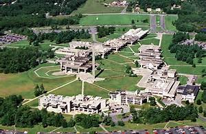 Institutional Governance and Structure UMass Dartmouth is one of five campuses of the University of Massachusetts System, which is governed by a 22- member Board of Trustees with headquarters in