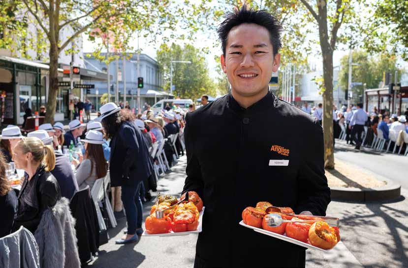 hospitality Hospitality students receive valuable experience at the 2017 Melbourne Food and Wine Festival World s Longest Lunch on Lygon Street, Carlton DIPLOMA of Hospitality CRICOS Code: Course