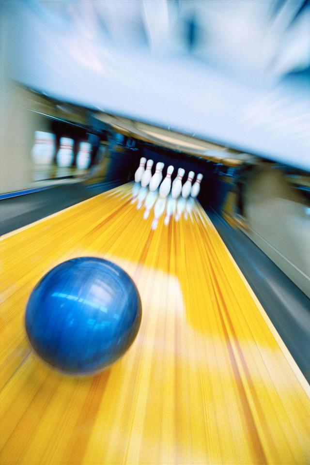 Join The Cove Cougar Bowling Team! Who can participate: Cove Students of ALL AGES When: Tuesdays, starting September 5 Where: Brunswick Zone 10 S. Waukegan Rd.